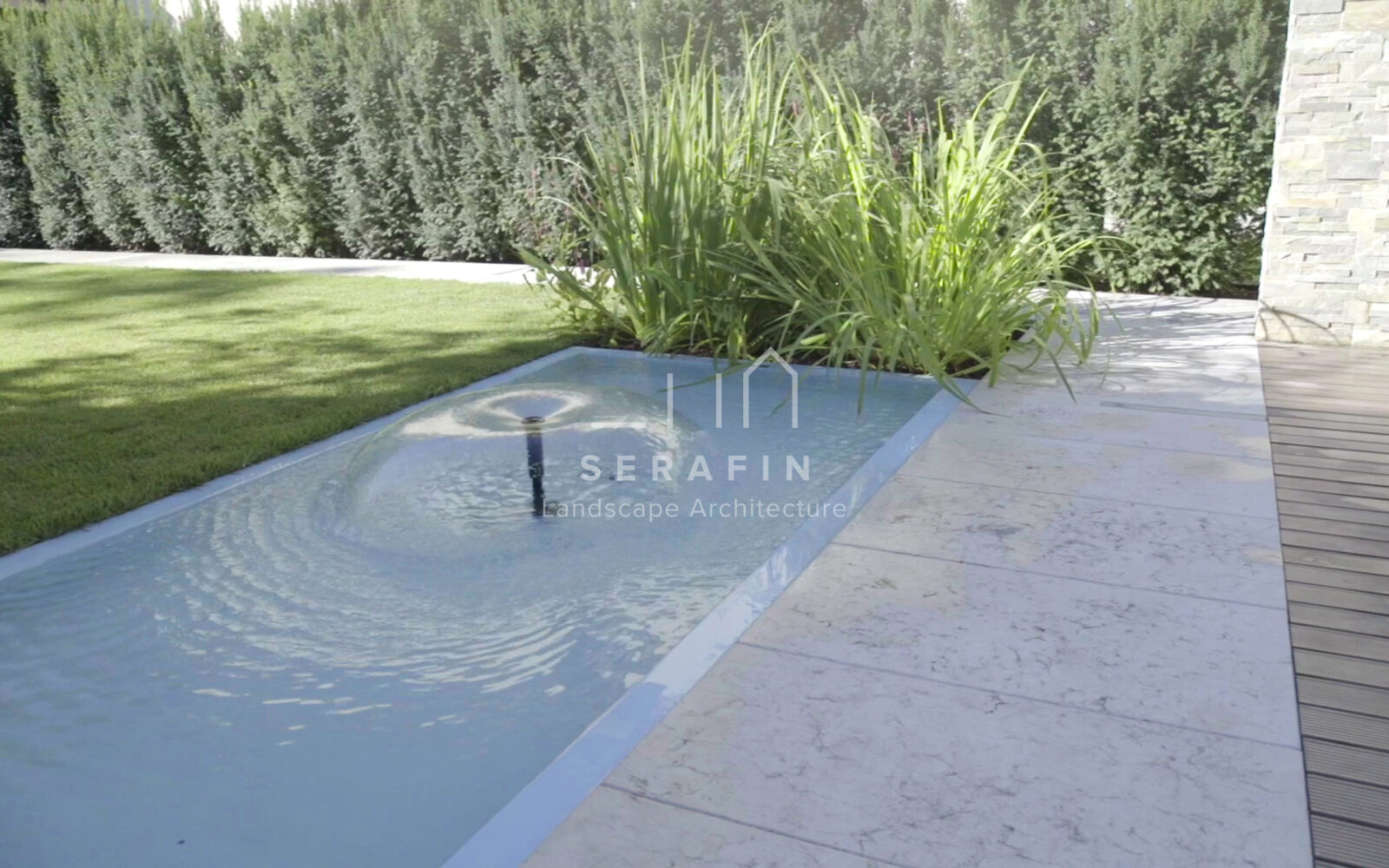 giardino privato con specchio d'acqua - 11