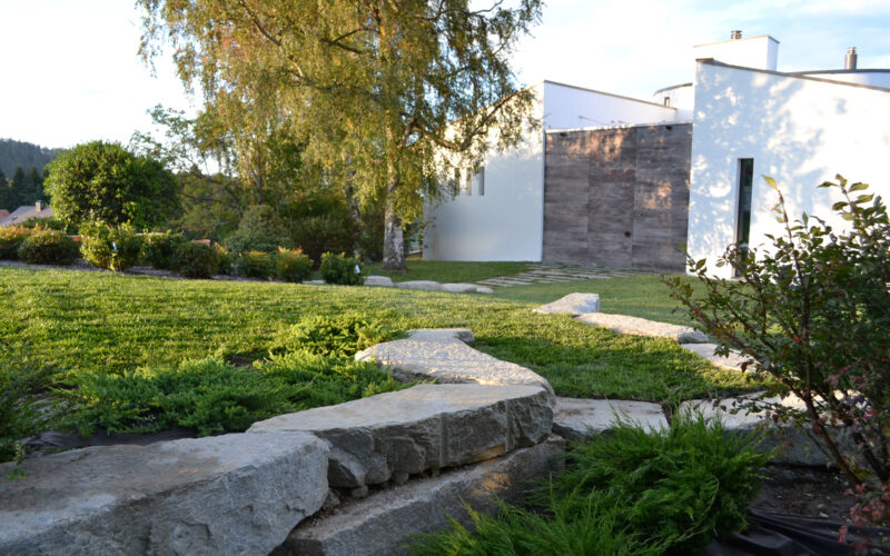 progetto di un giardino di lusso per una villa sul lago in svizzera