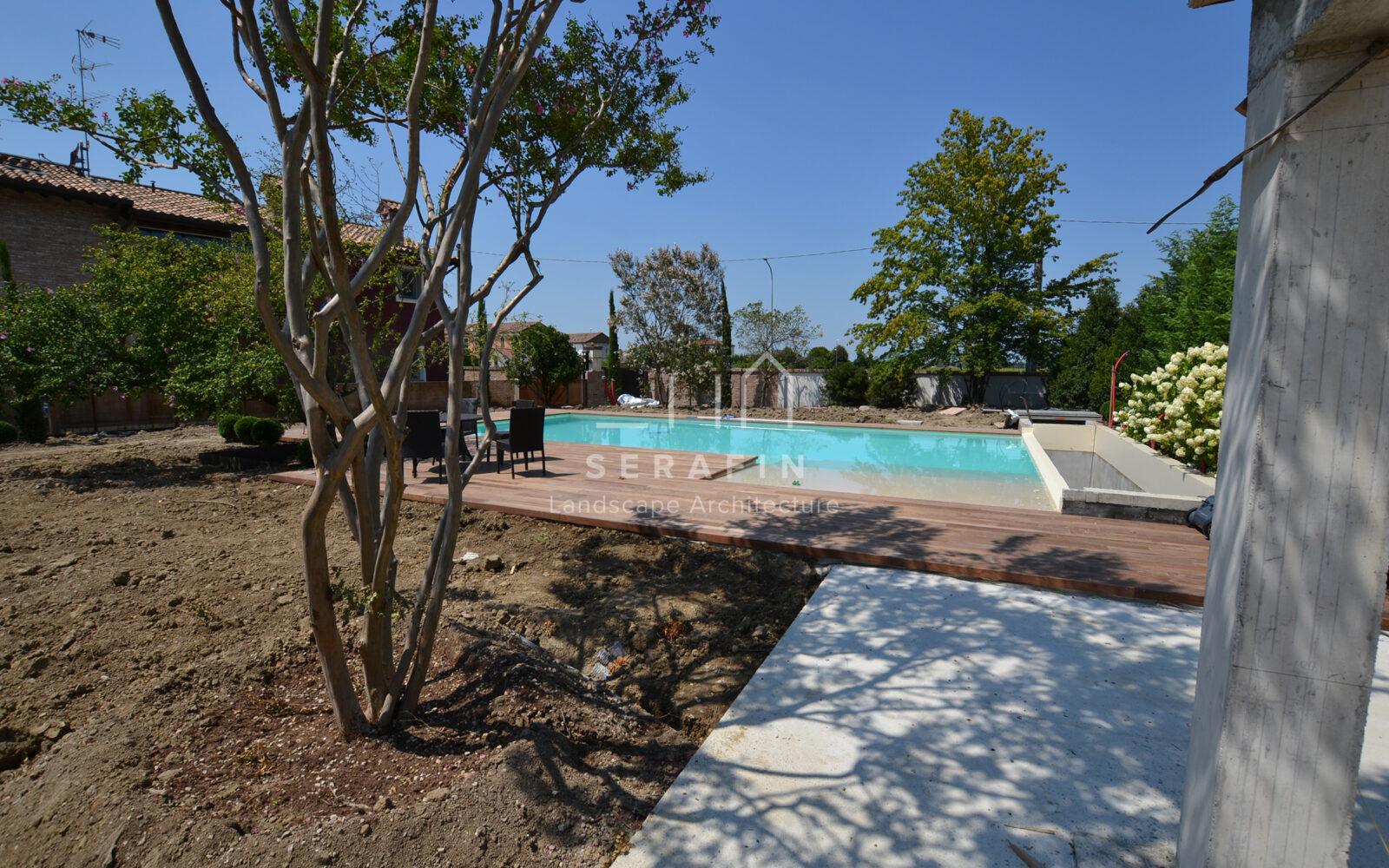 progetto di un giardino di lusso con piscina a Verona - 13
