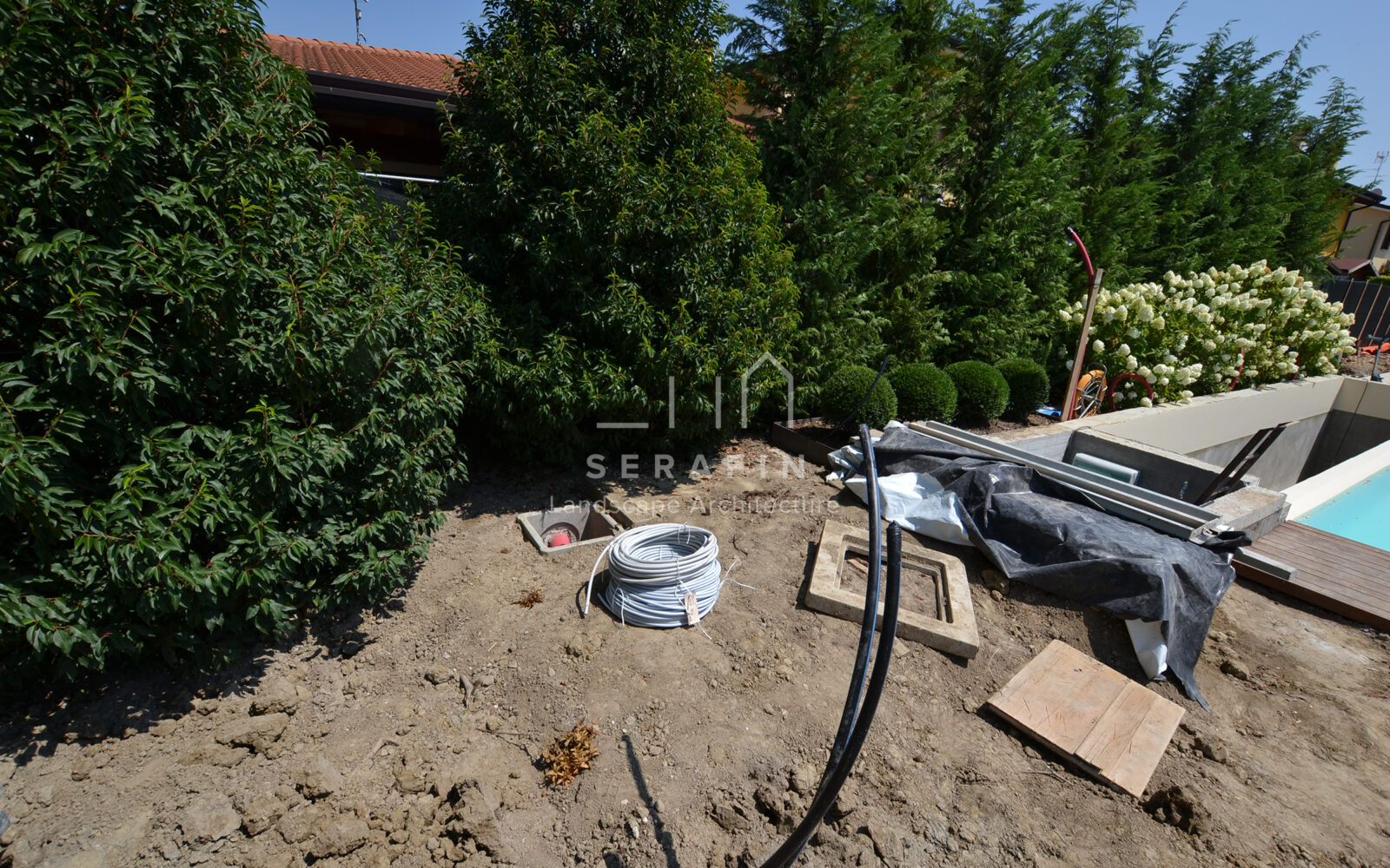 progetto di un giardino di lusso con piscina a Verona - 14