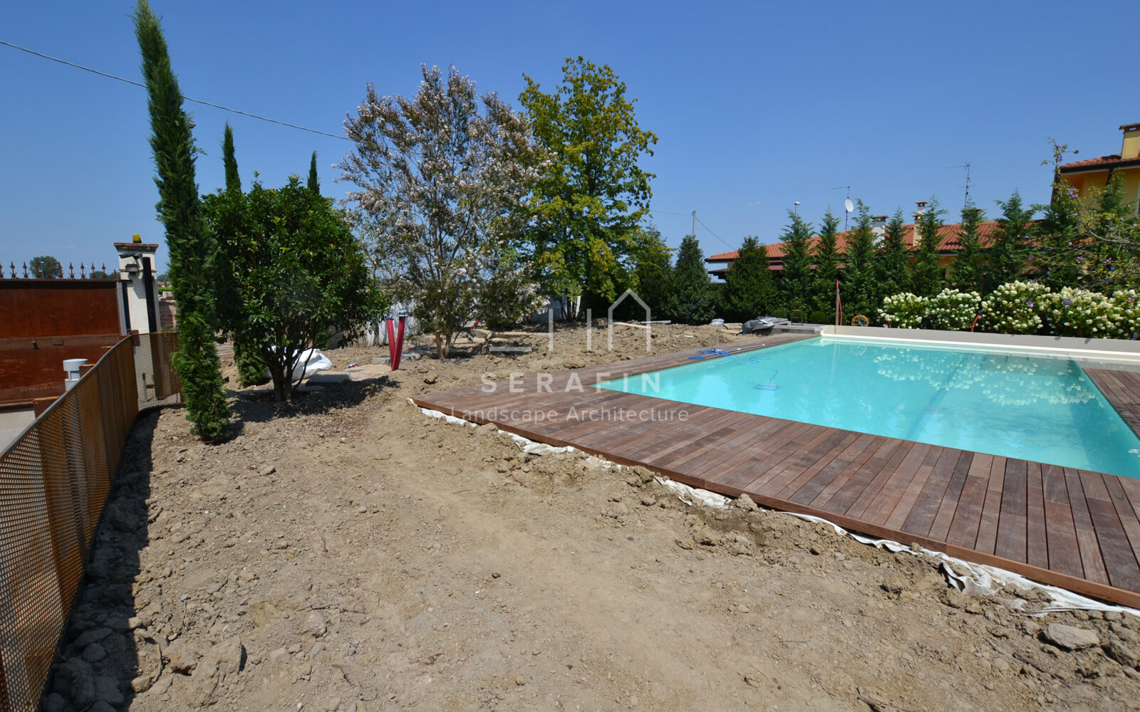 progetto di un giardino di lusso con piscina a Verona - 8